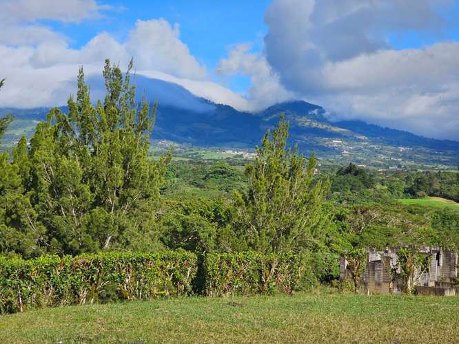 Bella Casa de Lujo en Residencial Zurquí Hills, Heredia - Imagen 11