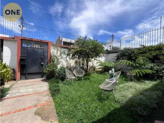 Casa en Rohrmoser con Gran Potencial para Vivir o Invertir - Imagen 2