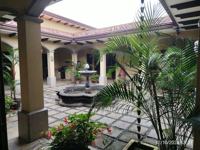 Casa de lujo con 5 habitaciones y amueblada en San Lorenzo, Heredia - Casi 50% menos que el avalúo