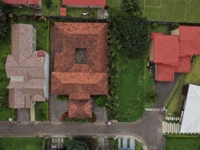 Casa de lujo con 5 habitaciones y amueblada en San Lorenzo, Heredia - Casi 50% menos que el avalúo
