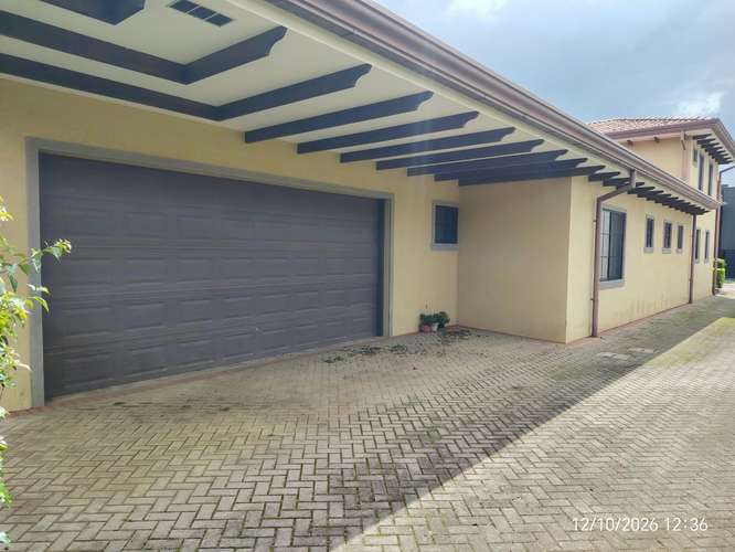 Casa de lujo con 5 habitaciones y amueblada en San Lorenzo, Heredia - Casi 50% menos que el avalúo