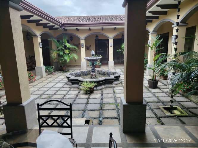 Casa de lujo con 5 habitaciones y amueblada en San Lorenzo, Heredia - Casi 50% menos que el avalúo