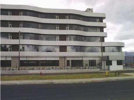 Cómodas y seguras Oficinas en Edificio Mira, Zapote, San José - Imagen 2
