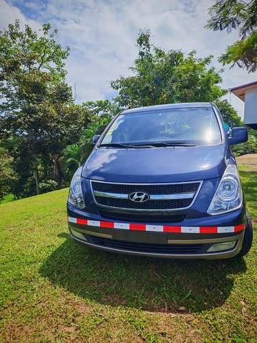  HYUNDAI H-1 2016 DIÉSEL – 10 PASAJEROS Precio: 8.900.000 Se vende Hyundai H-1 año 2016, cómoda y en excelente estado