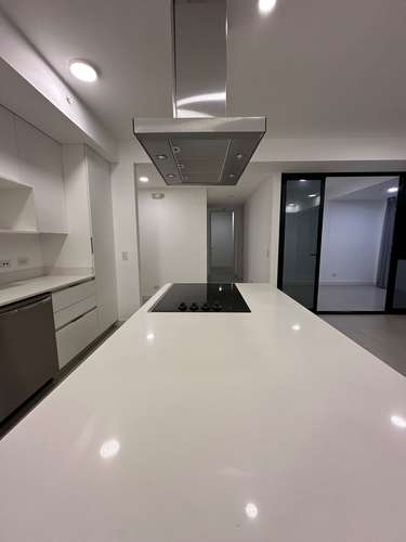 SE ALQUILA AMPLIO APARTAMENTO EN NUNCIATURA CON VISTA AL PARQUE - Imagen 12