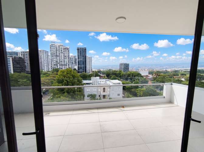 SE ALQUILA AMPLIO APARTAMENTO EN NUNCIATURA CON VISTA AL PARQUE - Imagen 8