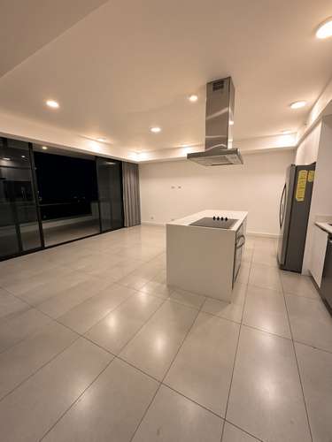 SE ALQUILA AMPLIO APARTAMENTO EN NUNCIATURA CON VISTA AL PARQUE - Imagen 5