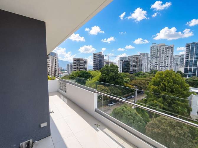 SE ALQUILA AMPLIO APARTAMENTO EN NUNCIATURA CON VISTA AL PARQUE DEL CAFE - Imagen 2