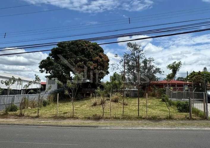 Venta de Lote Comercial-Residencial o Mixto