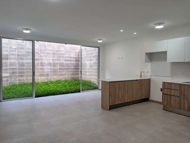 Alquiler de Casa en Condominio | Santo Domingo, Heredia | 2 Hab - 2.5 Baños - Patio y Amenidades - Imagen 5