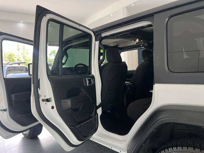 2019 Jeep Wrangler - Imagen 18
