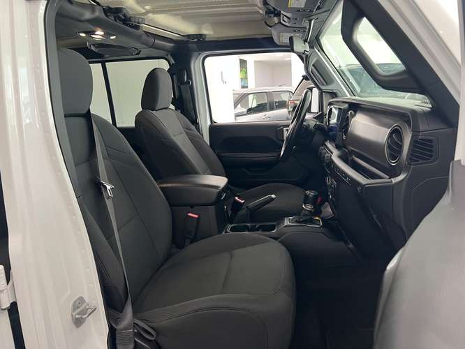 2019 Jeep Wrangler - Imagen 11