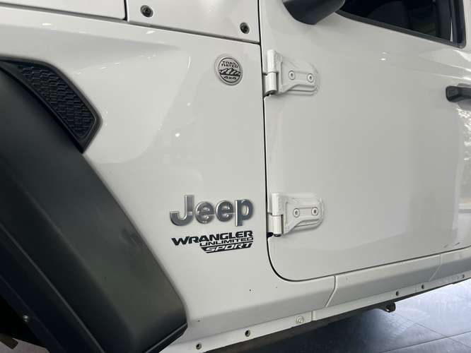2019 Jeep Wrangler - Imagen 12