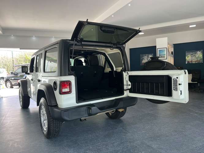 2019 Jeep Wrangler - Imagen 6