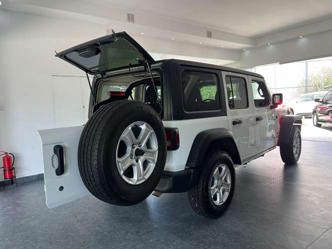 2019 Jeep Wrangler - Imagen 9