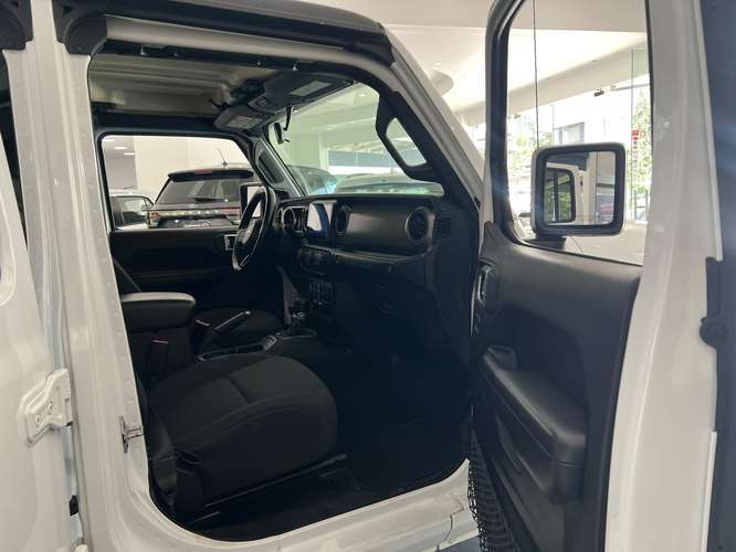 2019 Jeep Wrangler - Imagen 16