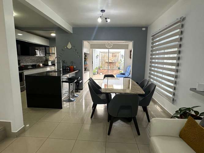 Casa esquinera de 3 dormitorios en Barlovento con piscina y seguridad 24 horas - Imagen 3