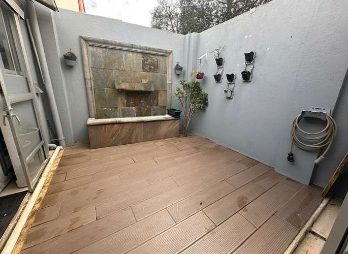 Casa esquinera de 3 dormitorios en Barlovento con piscina y seguridad 24 horas
