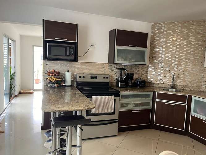 Casa en venta en Ángeles de San Rafael Heredia, elegante casa y amplias zonas verdes con rancho BBQ, estaque con peces - Imagen 11
