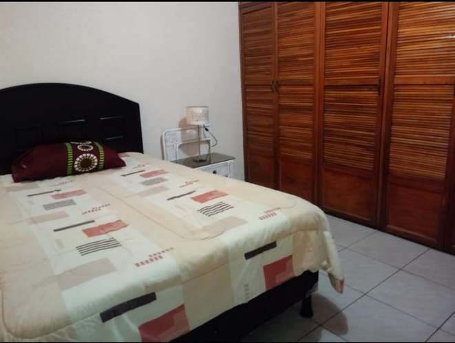 Vendo casa en San Francisco de Heredia, cerca al Mall Oxigeno. casa es de 1 piso con 5 habitaciones, 2 baños