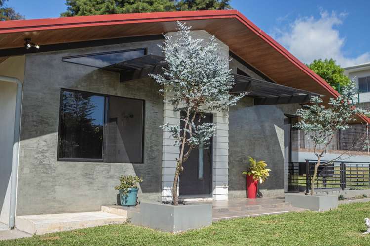 Casa moderna en San Isidro de Grecia con gran terreno y vistas naturales. - Imagen 5