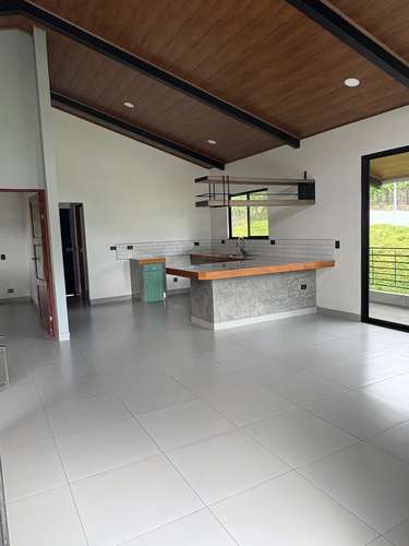 Casa moderna en San Isidro de Grecia con gran terreno y vistas naturales. - Imagen 10