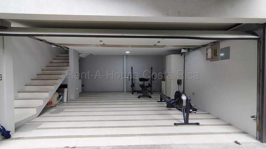 Venta de Casa Moderna en Sabanilla - Imagen 2