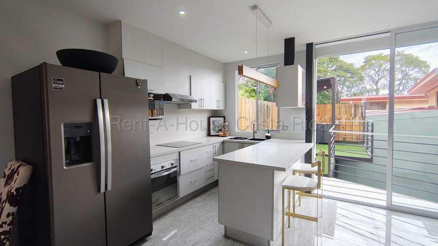 Venta de Casa Moderna en Sabanilla - Imagen 13