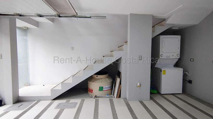 Venta de Casa Moderna en Sabanilla - Imagen 4