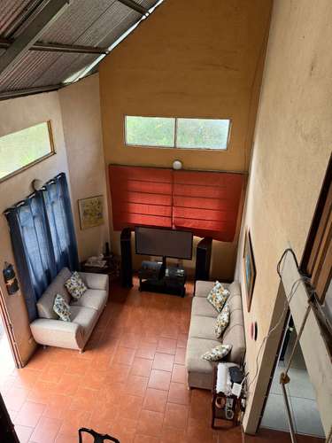 Vendo casa y apartamento en Birri Santa Barbára, por Hotel Monte Campana, con zonas verdes