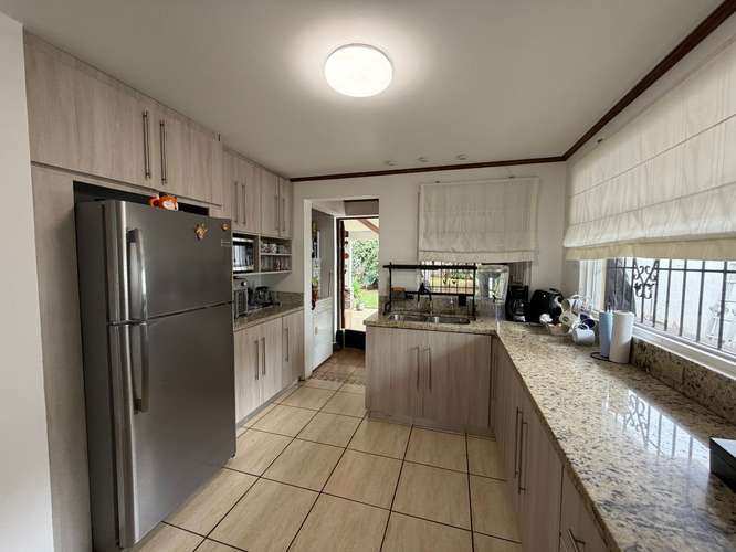 Vendo Casa en San Pablo, Heredia. Residencial Las Flores, muy amplia en construcción y zonas verdes - Imagen 15