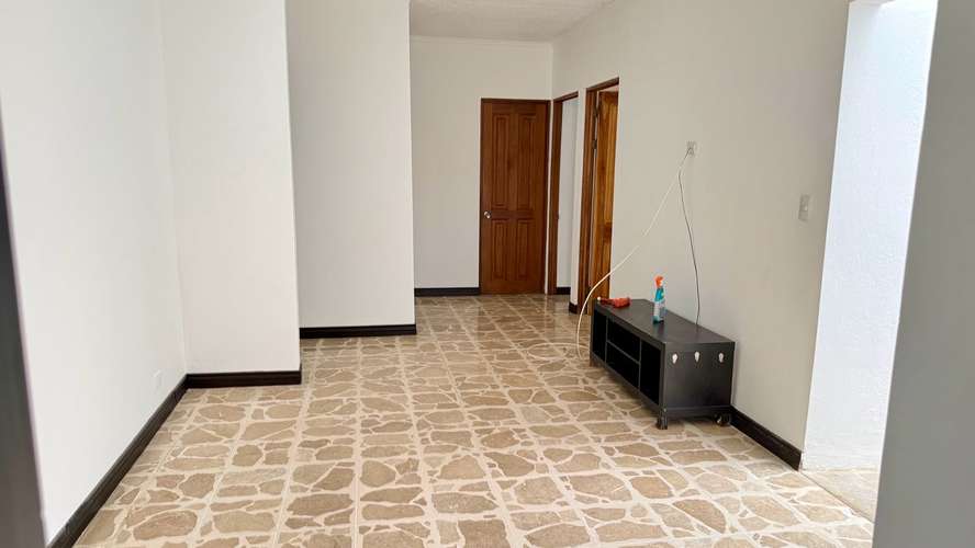 Alquiler Exclusiva casa de 4 dormitorios en alquiler en Ciudad Cariari con vista al campo de golf - Imagen 7