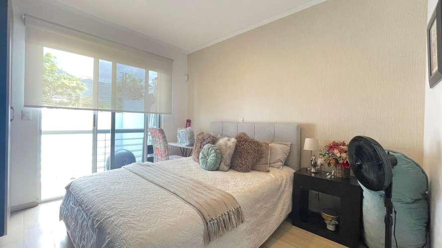 Casa moderna de 3 habitaciones en condominio con piscina y vistas a las montañas en Escazú - Imagen 13