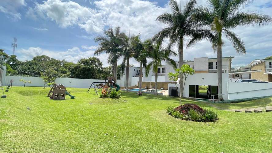 Casa moderna de 3 habitaciones en condominio con piscina y vistas a las montañas en Escazú - Imagen 15