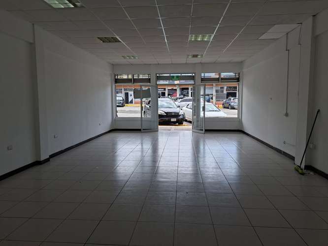 Local 66 m2 en Centro Comercial en San Pedro - Imagen 16
