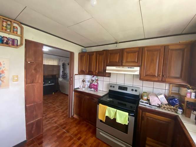 Vendo casa en Guápiles, en Residencial Palma Dorada, excelente ubicación y casa con terreno amplio - Imagen 6