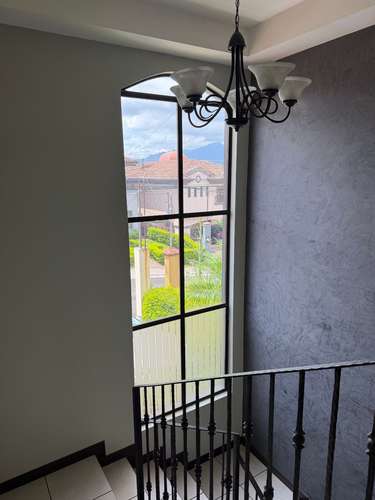 Vendo casa en Condominio La Ladera Tournón-Heredia, 1 habitación primer nivel con baño y todas ls habitaciones con baño  - Imagen 18
