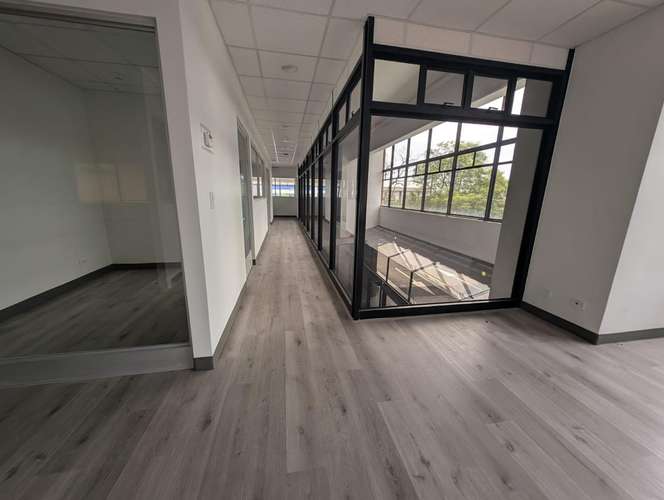 Alquiler de 3 oficinas con la mejor ubicación de Paseo Colon - Imagen 12