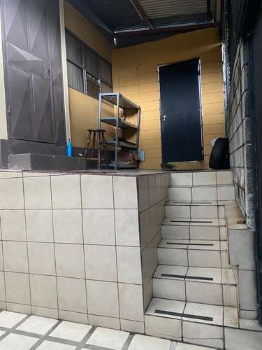 Venta de propiedad con bodega construida, apta para desarrollo de apartamentos, o alguna actividad comercial - Imagen 3