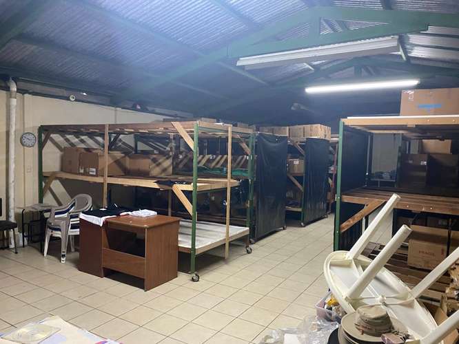 Venta de propiedad con bodega construida, apta para desarrollo de apartamentos, o alguna actividad comercial - Imagen 14