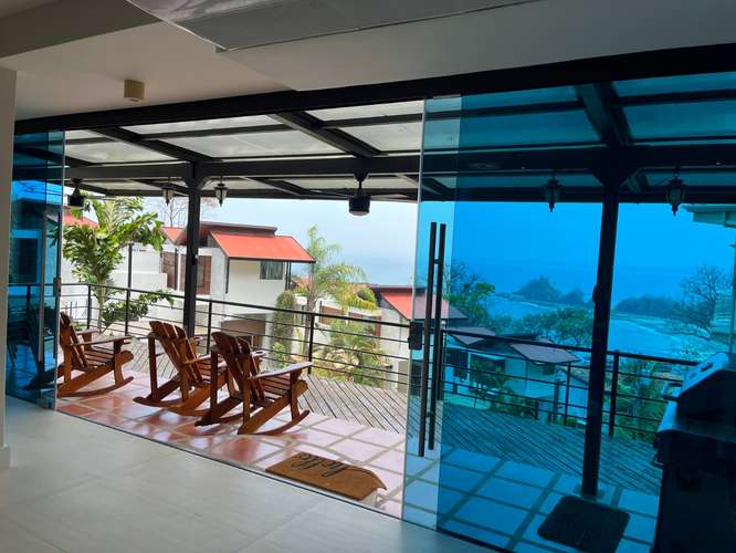 Casa venta en Punta Leona, Altos de Leona Mar, con vista al mar, hermosa terraza, recién remodela, totalmente amueblada