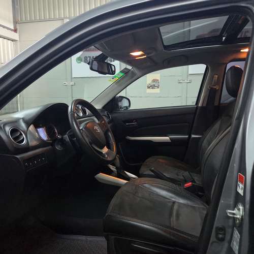 SUZUKI VITARA GLX Z 2017 AUTOMATICO 4X4 TECHO PANORAMICO ASIENTO DE CUERO - Imagen 6