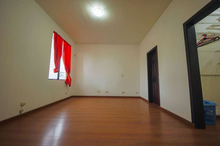 Venta de casa en Escazu con 4 habitaciones en el primer nivel - Imagen 7