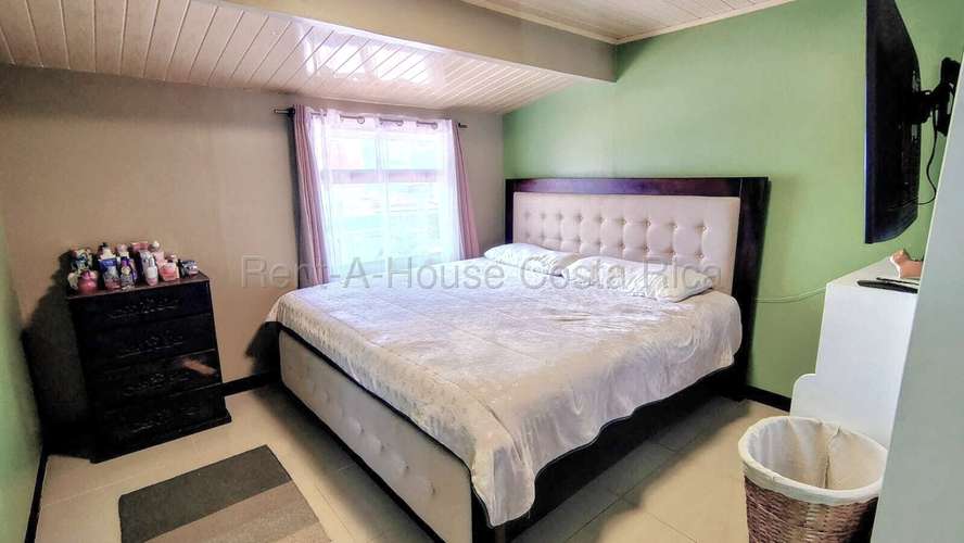 CASA EN VENTA EN MORAVIA, LA TRINIDAD | 3 HABITACIONES, TERRAZA Y ESPACIOS AMPLIOS. HABITACIÓN PRINCIPAL EN PRIMERA PLAN - Imagen 17