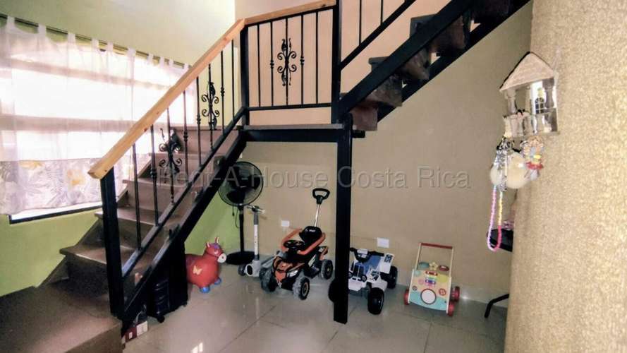 CASA EN VENTA EN MORAVIA, LA TRINIDAD | 3 HABITACIONES, TERRAZA Y ESPACIOS AMPLIOS. HABITACIÓN PRINCIPAL EN PRIMERA PLAN - Imagen 12