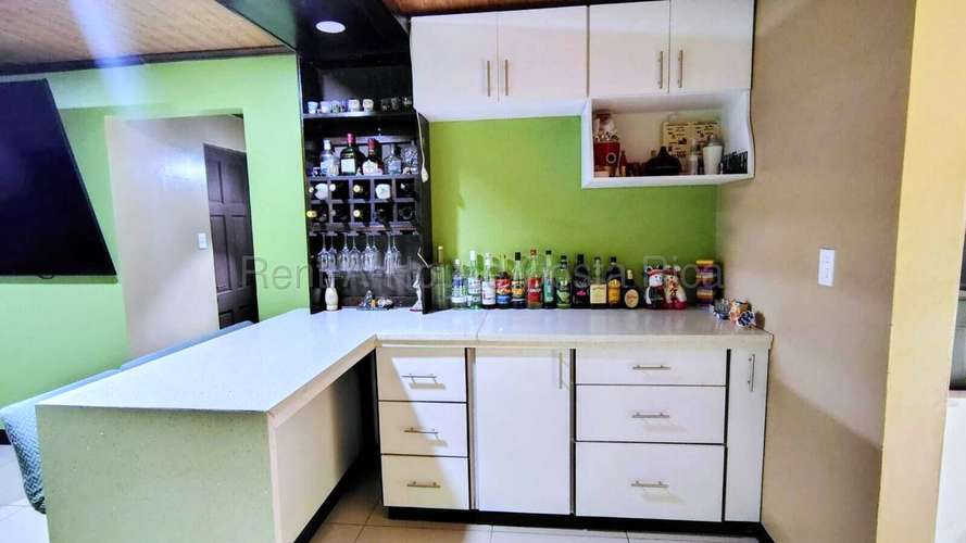 CASA EN VENTA EN MORAVIA, LA TRINIDAD | 3 HABITACIONES, TERRAZA Y ESPACIOS AMPLIOS. HABITACIÓN PRINCIPAL EN PRIMERA PLAN - Imagen 5