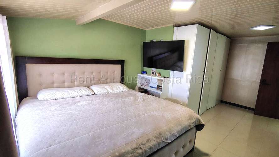 CASA EN VENTA EN MORAVIA, LA TRINIDAD | 3 HABITACIONES, TERRAZA Y ESPACIOS AMPLIOS. HABITACIÓN PRINCIPAL EN PRIMERA PLAN - Imagen 18
