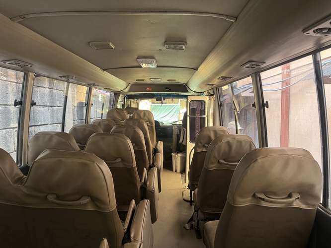 Se vende Microbus Coaster 2005