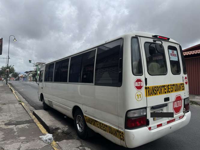 Se vende Microbus Coaster 2005