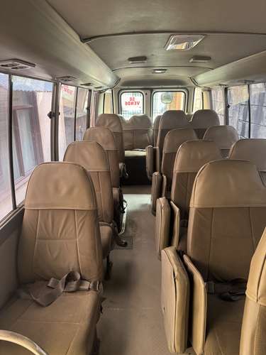 Se vende Microbus Coaster 2005